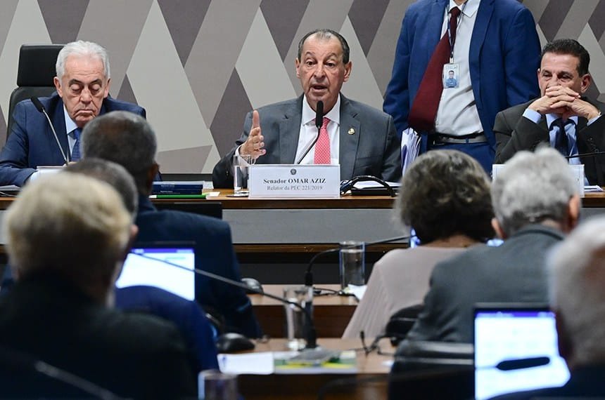 CCJ do Senado aprova fim da escala 6×1 e proposta segue para votação em plenário