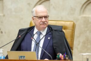 Fachin tira investigação contra Mendonça do inquérito das fake news e assume análise do caso