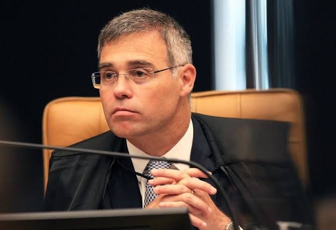 Mendonça admite encontro com Vorcaro e diz que reunião tratou de precatórios; crise no STF ganha novo capítulo