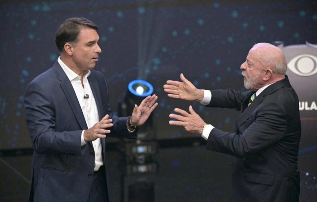 Após debate marcado por ataques, Lula e Flávio Bolsonaro ajustam estratégias para confronto decisivo na Globo