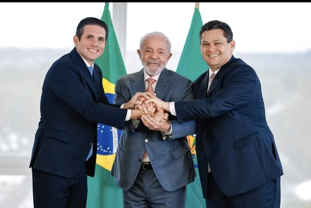 Congresso promulga fim da escala 6×1 com presença de Lula, Alcolumbre e Hugo Motta; nova jornada garante dois dias de folga