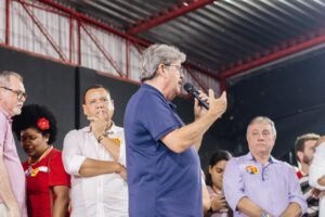 Em plenária, João Azevêdo conclama paraibanos a ampliar vitória de Lula no estado no segundo turno