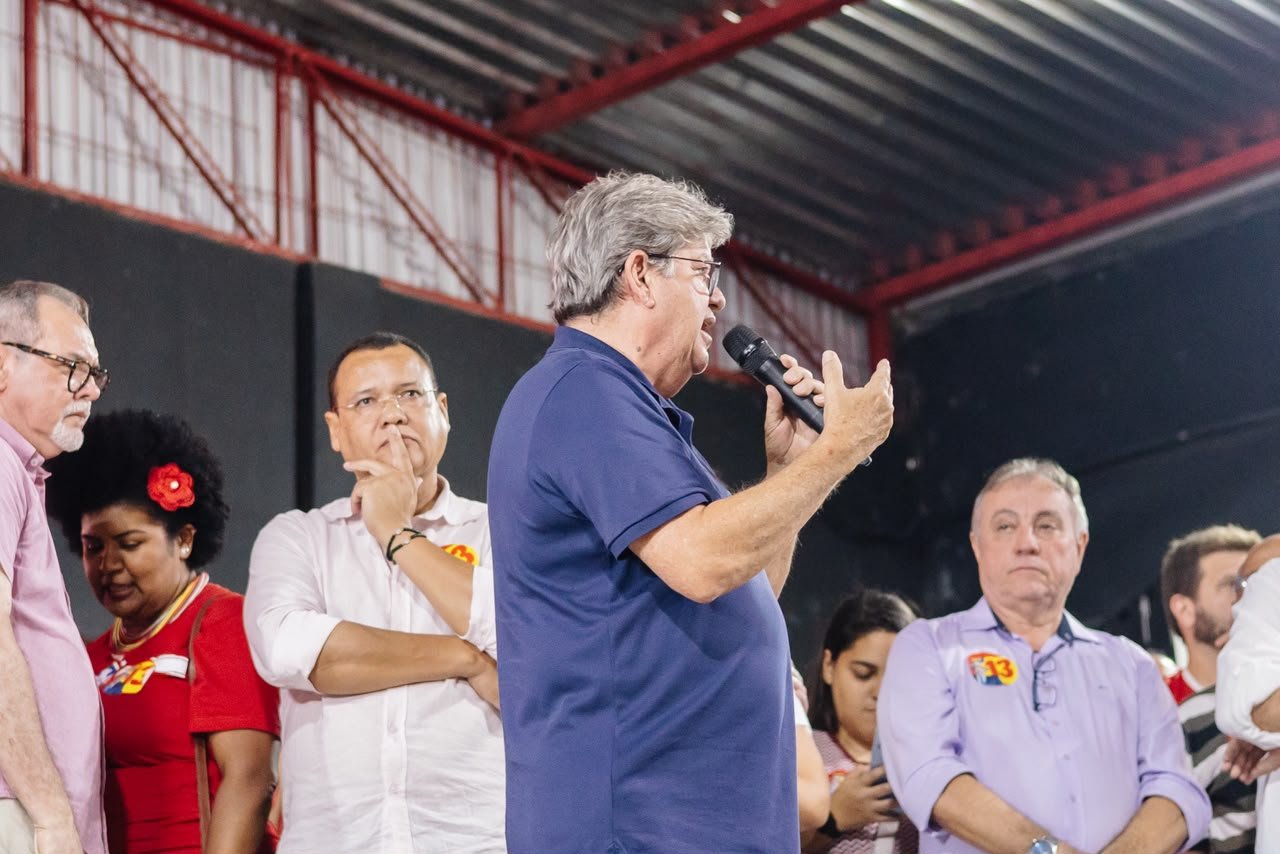 Em plenária, João Azevêdo conclama paraibanos a ampliar vitória de Lula no estado no segundo turno