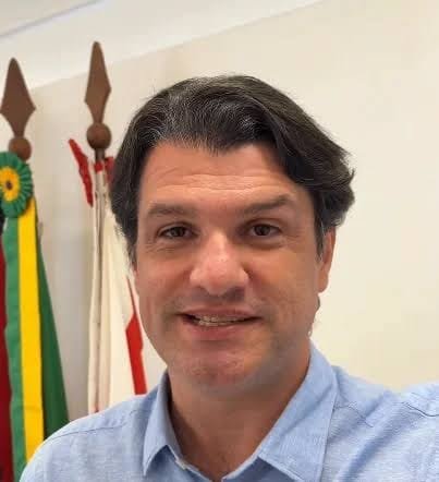 Leo Bezerra anuncia pagamento dos servidores e transfere ponto facultativo para sexta-feira (30)