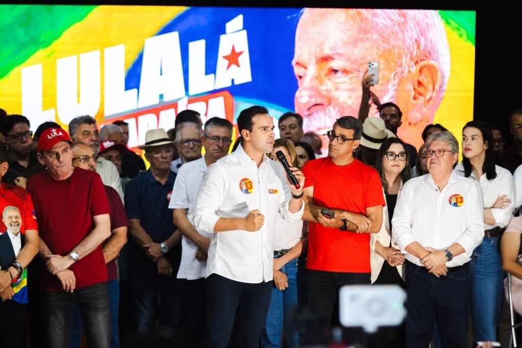 Lucas reúne 100 prefeitos e lideranças políticas em Campina Grande pela reeleição de Lula