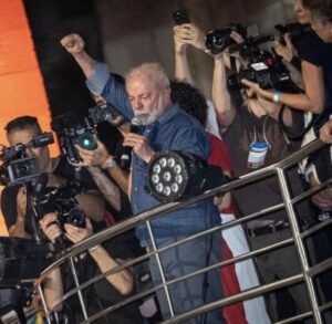Lula promete fazer da comunicação digital uma das marcas do quarto mandato e ampliar diálogo com a população