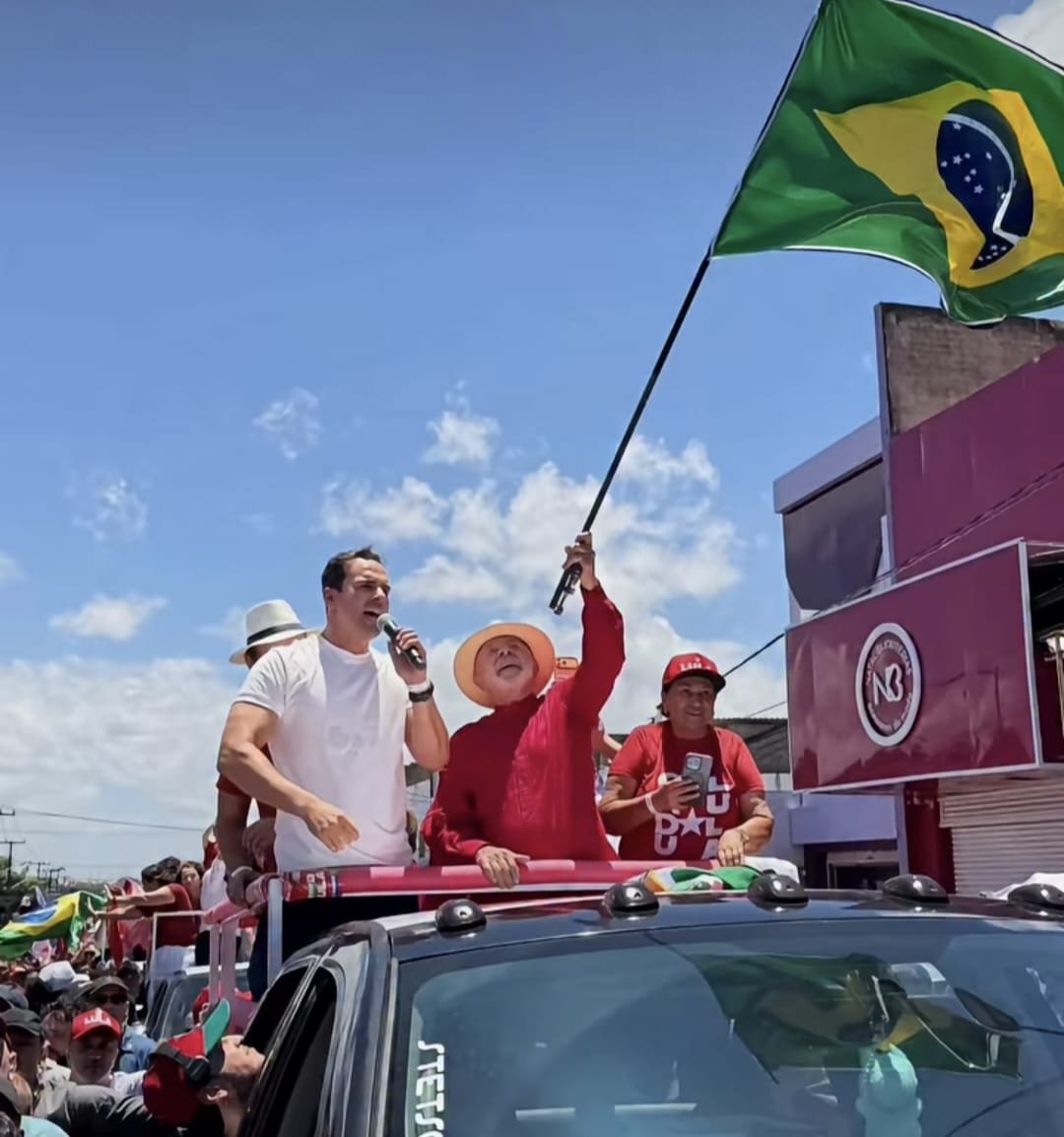 Na contramão do PP nacional, Lucas Ribeiro participa de ato pró-Lula em Natal