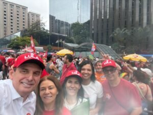 Chico Mendes e Nil participam de ato pró-Lula na Avenida Paulista em São Paulo e conclamam: “Acorda, Brasil”