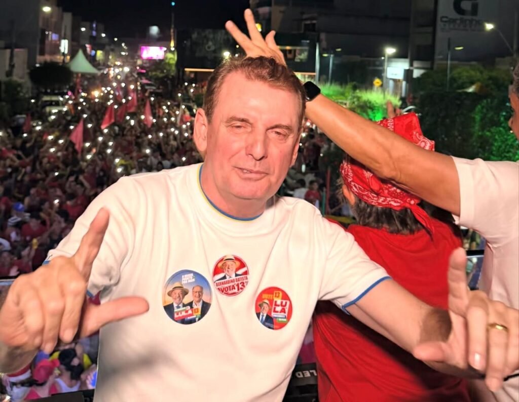 Chico Mendes participa de ato pró-Lula em Uiraúna ao lado de prefeitos e lideranças políticas