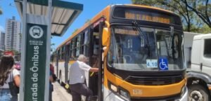 TSE reconhece problemas no transporte de eleitores e coligação pede extensão do horário de votação
