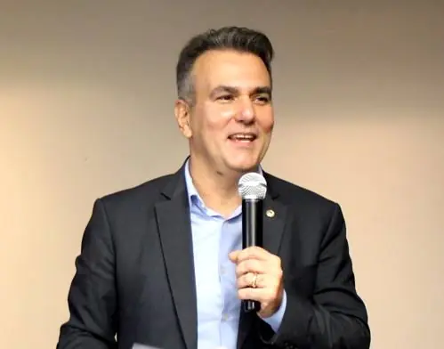 Pastor Sérgio Queiroz anuncia que desistiu de disputar o Senado em 2026